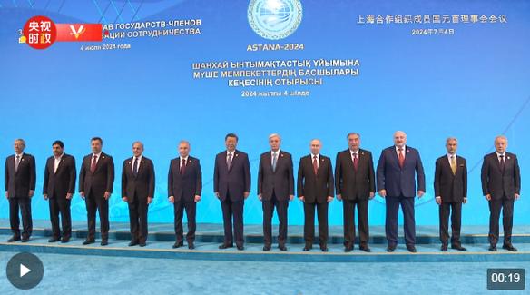 给领导拍照片的角度怎么写图1