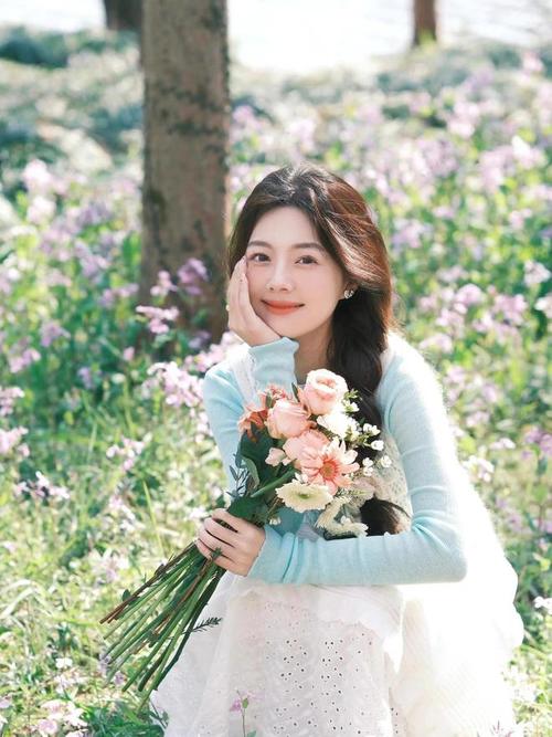 照相怎么摆姿势好看图片欣赏图3