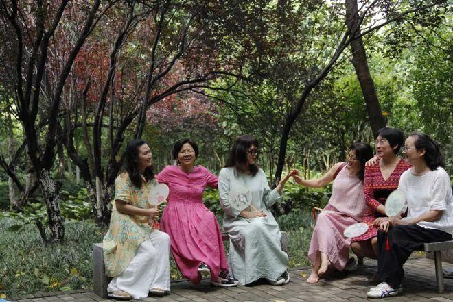 拍照姿势大全摆法图解图3