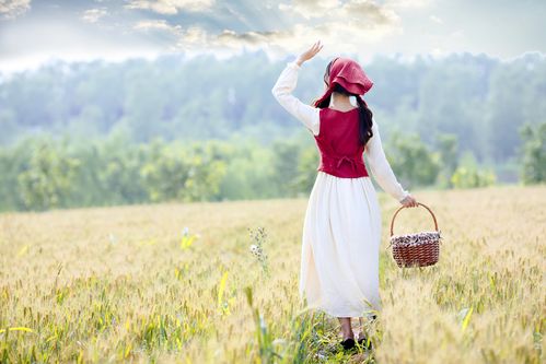 ps合成麦田女孩桌面图片