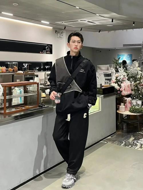 拍照姿势动作大全男孩子图3