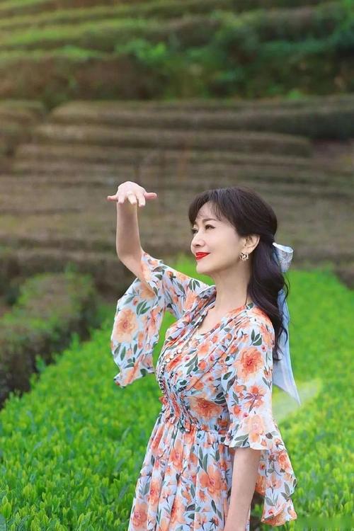 女人照相姿势怎么摆好看图3