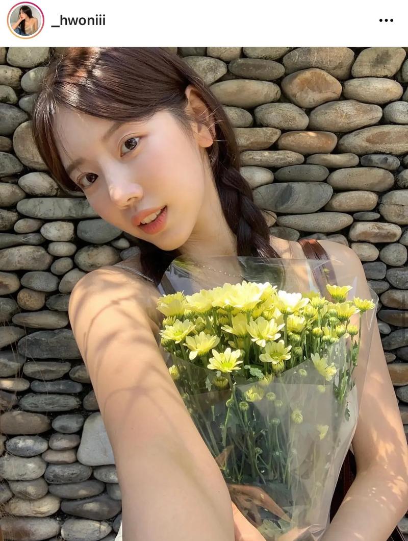 个人单手自拍拍照姿势