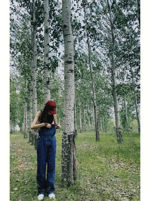 在树下拍照摆什么姿势最好看图3