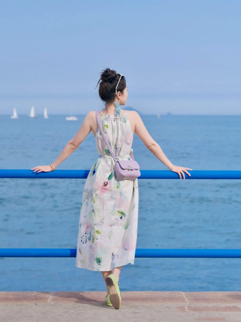 男人拍照姿势怎么摆好看录像视频图1