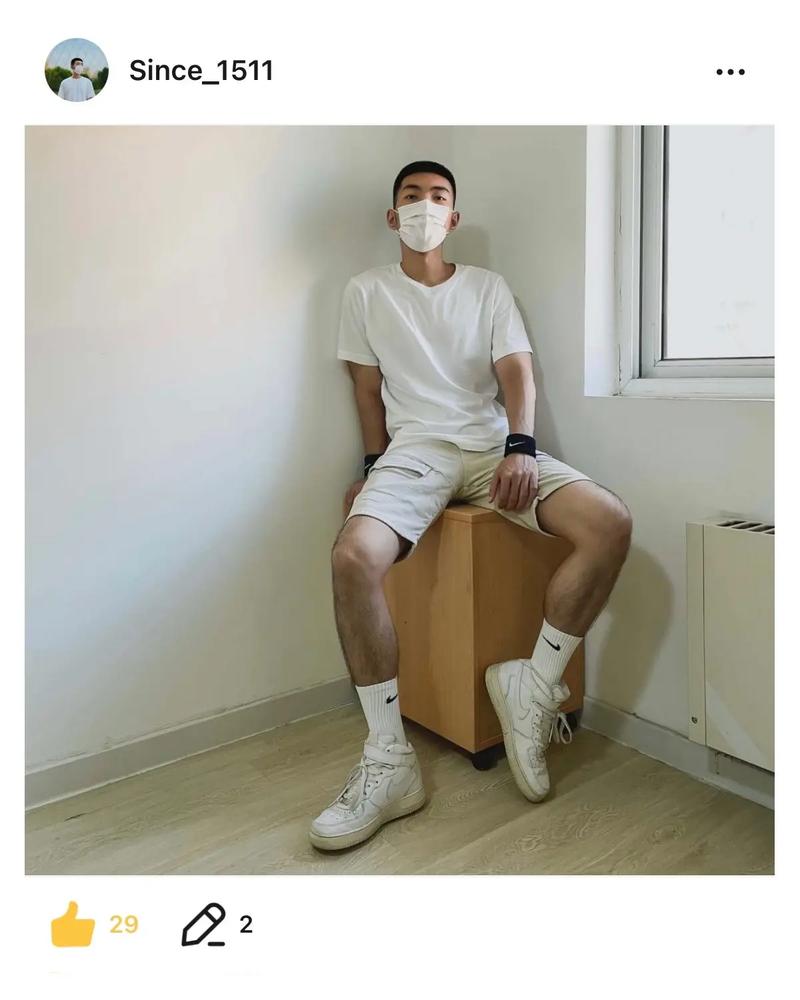 男人拍照姿势怎么摆好看录像视频图2