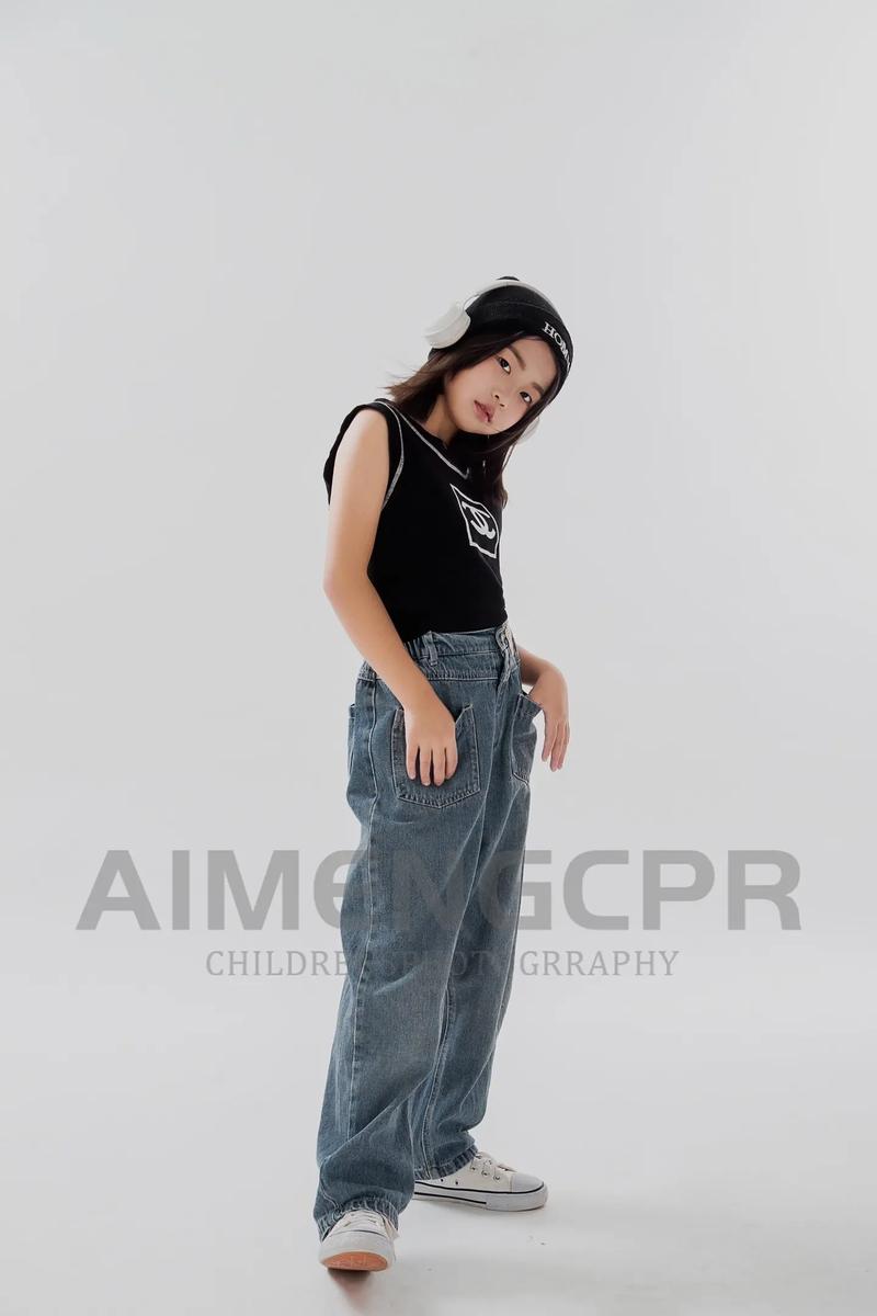 酷女孩化身元新能源小司机——寒假艺术公园行!