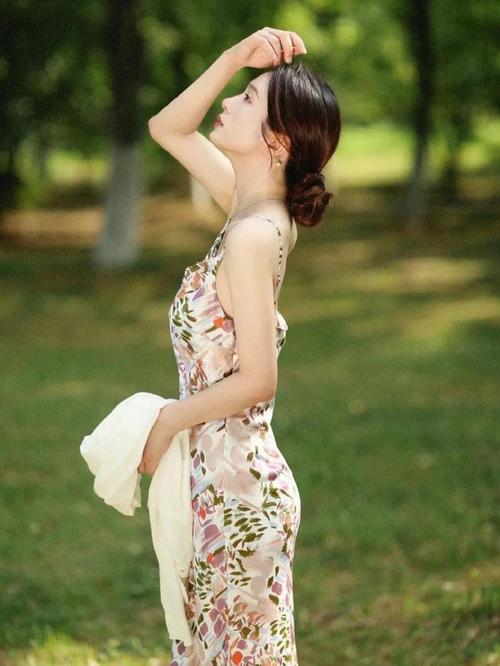 拍照总是不自然,有什么简单又上镜的拍照姿势?