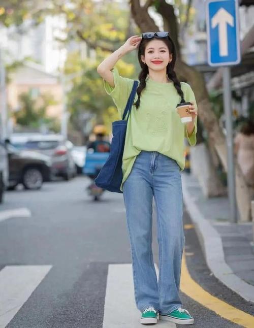 风景人物拍照的姿势大全图1