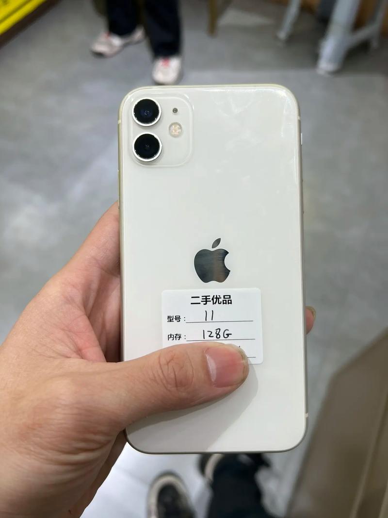iPhone11为什么拍照会有反光点?