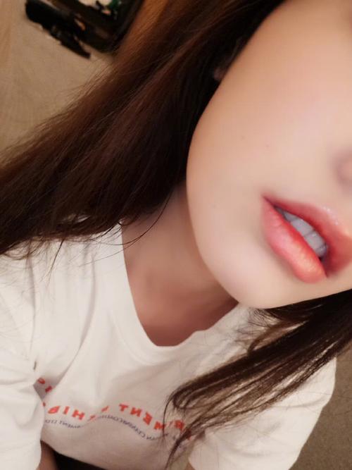 床上自拍姿势的摆法