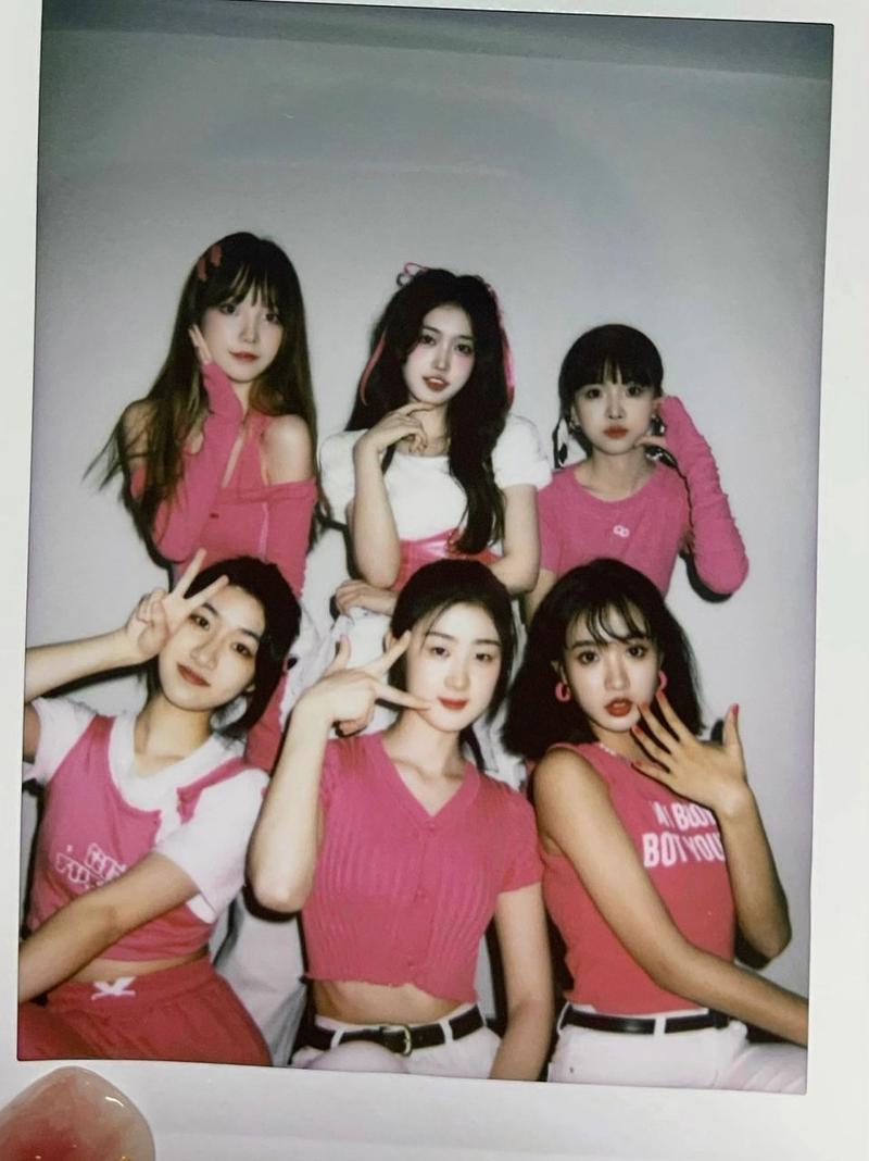 六个人合照要怎样摆姿势最有创意