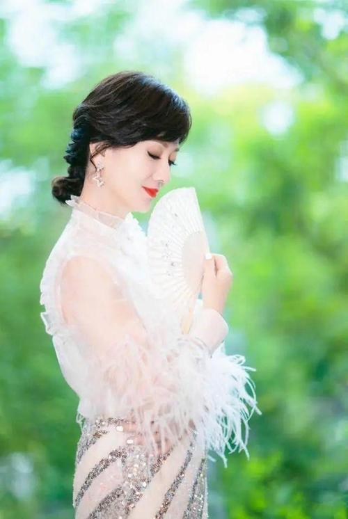 最火老年人男士拍照姿势大全图片图3