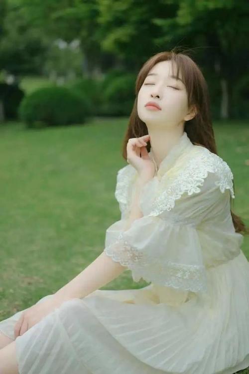 拍照姿势手怎么放