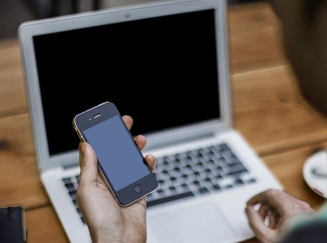 如何使用电脑照相机