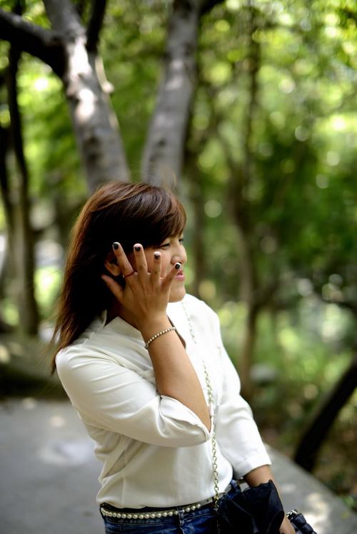 手机拍人物照技巧与角度怎么调图2