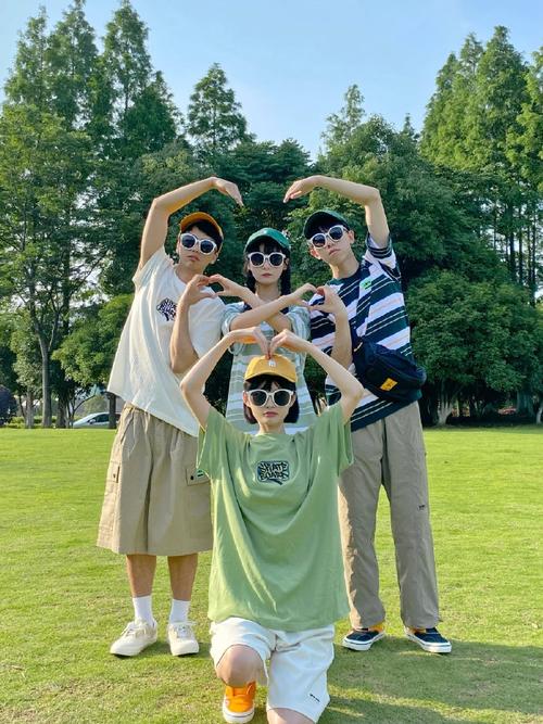 多人拍照姿势动作大全