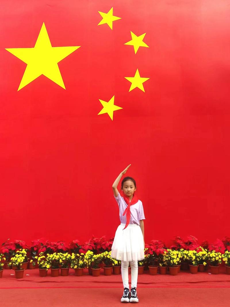 美图秀秀怎么加红领巾图1