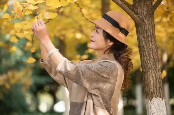 妈妈们拍照的姿势图2