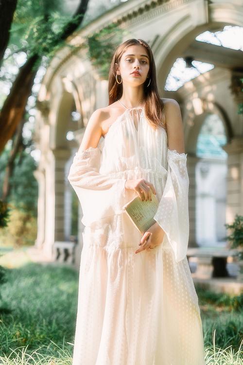 服装摆拍如何做出这种效果