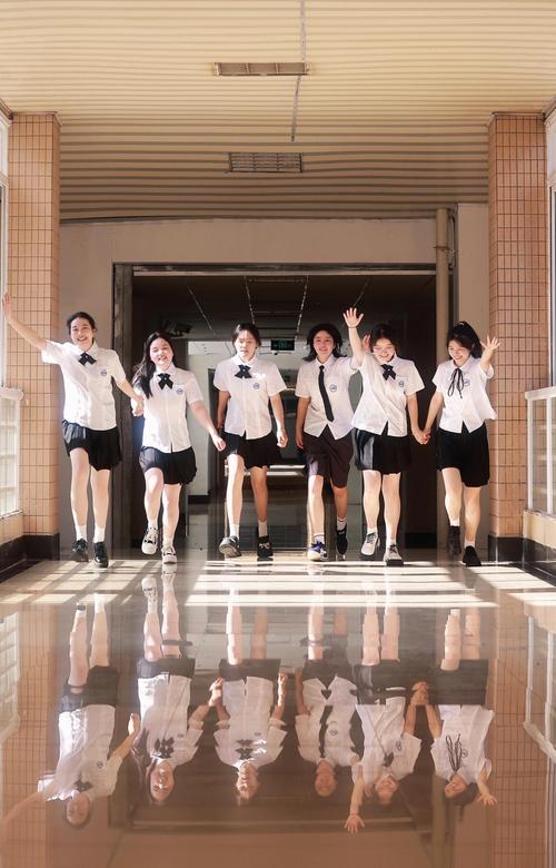 多人照相怎样摆姿势