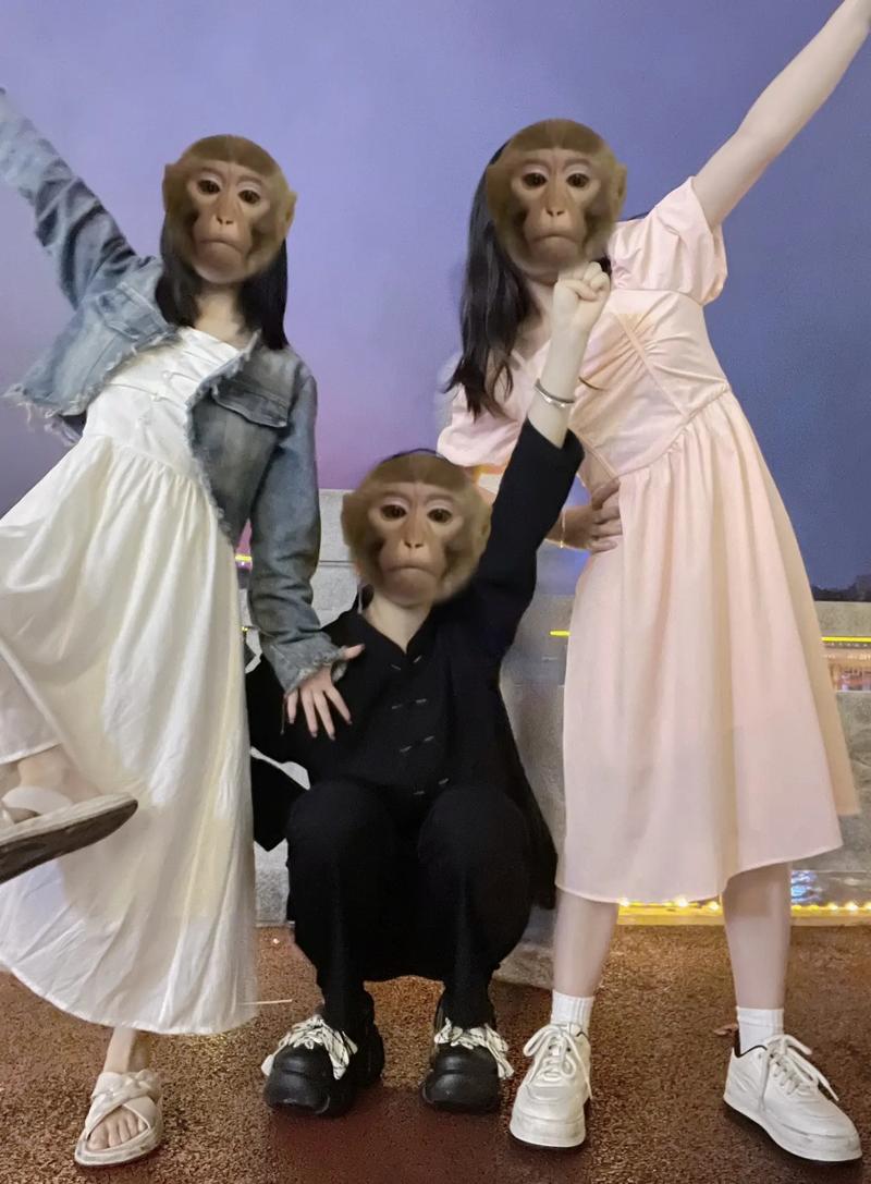 三个人拍照的造型