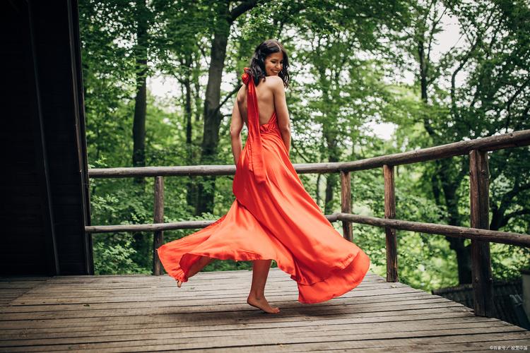 服装摆拍如何做出这种效果