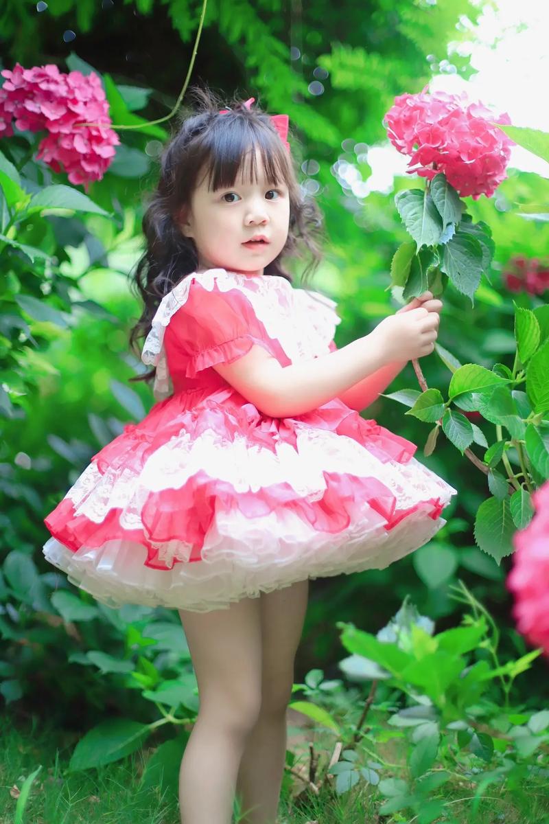 小女孩照相姿势怎么摆好看