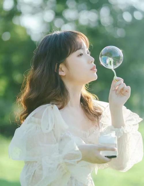 女生照相的姿势怎么摆好看