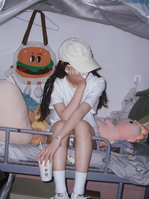 拍照时一定要把腿并好,否则会发生哪些尴尬的事情?