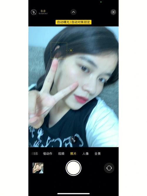 为什么苹果11照相会有光斑呢?