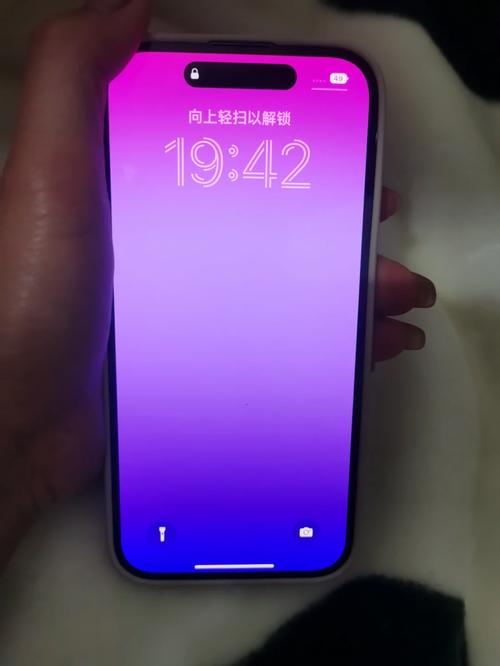 iphone照相有一个紫色斑纹
