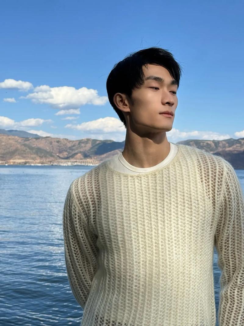 男生怎样拍照片更帅