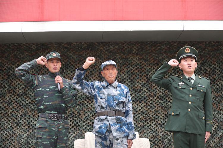 最规范的宣誓手势