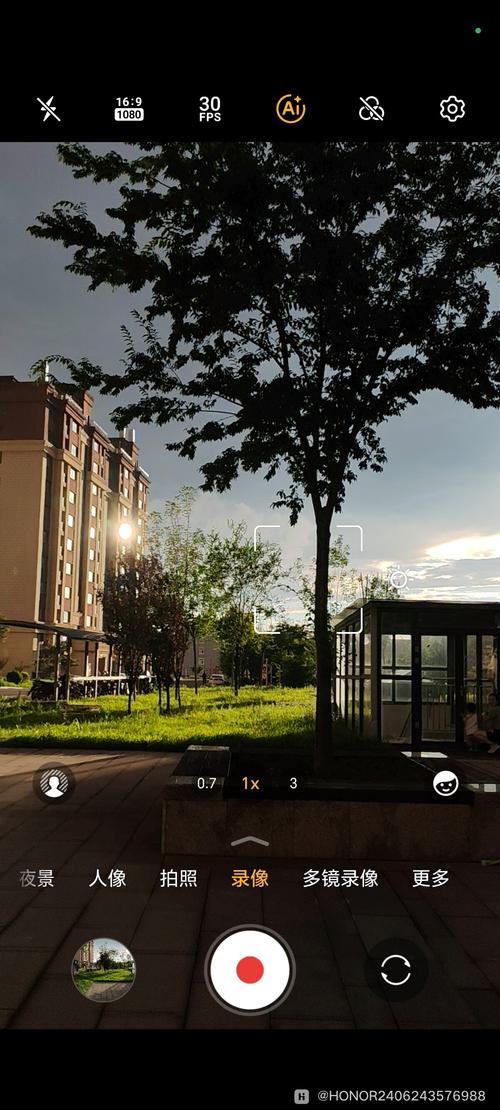 荣耀手机照相机不见了