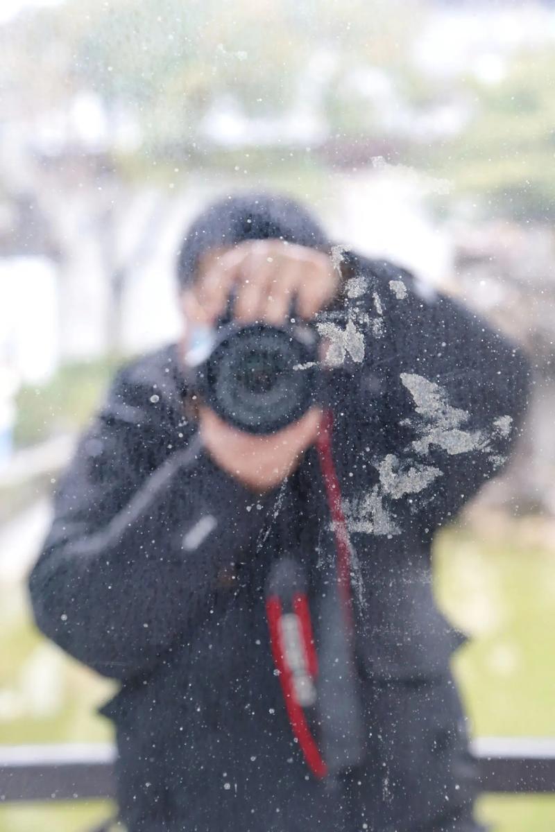 为什么有的镜子照人很漂亮,有的就很丑?