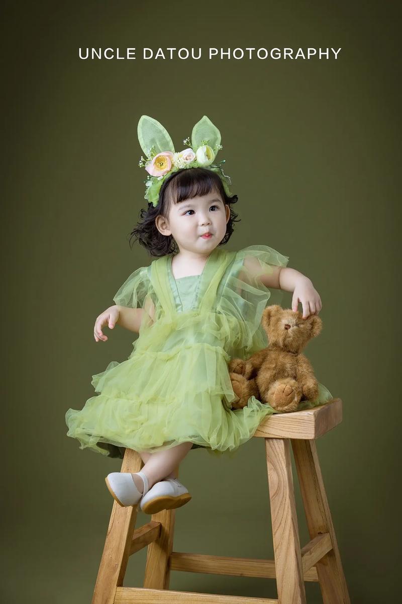 拍照姿势怎么摆女生三人头像图1