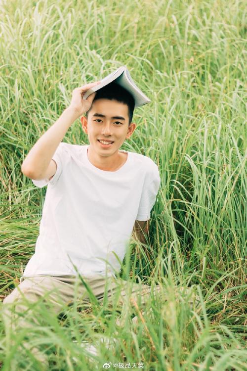 男生拍照摆什么姿势