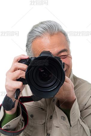 中老年男士拍照怎么摆姿势呢?