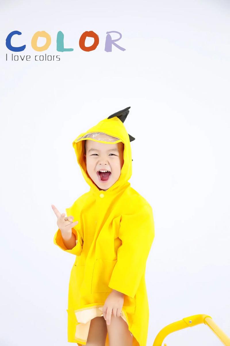 三岁男孩拍照应该用什么姿势呢?