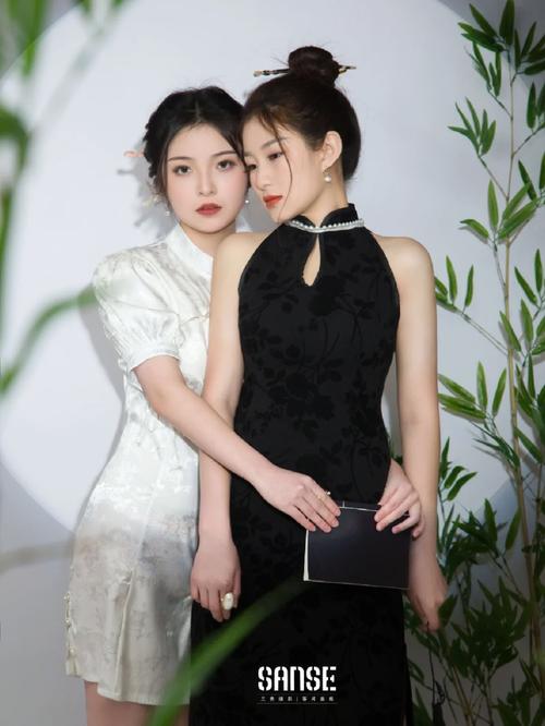 闺蜜旗袍拍照的姿势大全