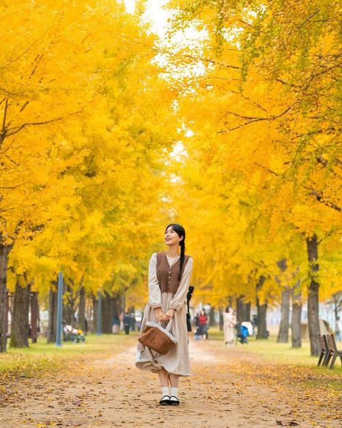 照生活照怎么摆姿势(最好有图片)