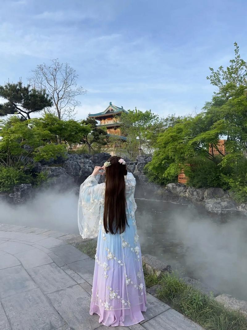 汉服拍照姿势怎么摆女生好看图3