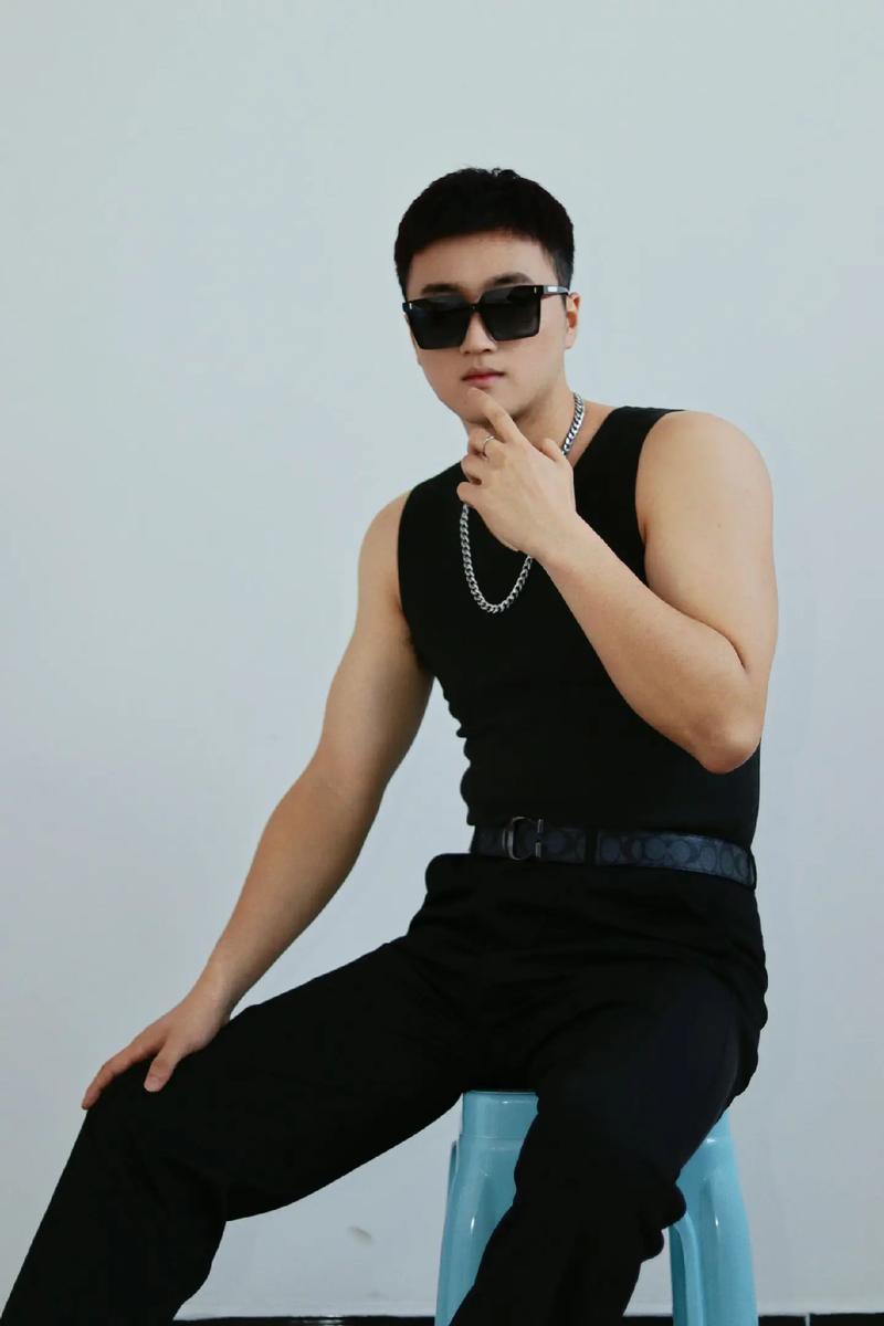 男生自拍要怎么拍好看