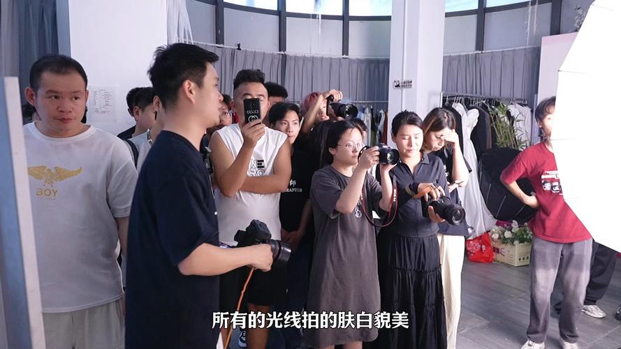 拍摄室内摄影的时候,如何打光?