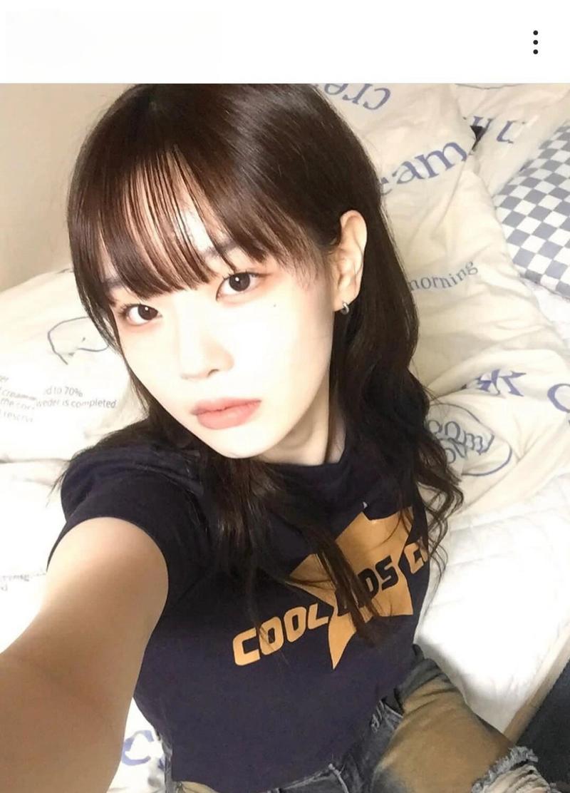 拍照姿势大全图片女生头像图3