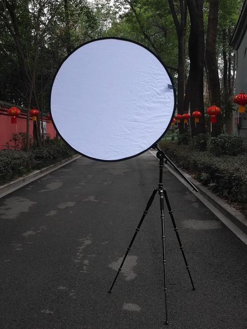 白色反光板的作用是什么呢?