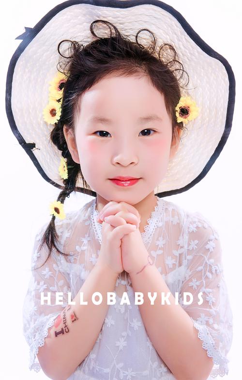 小女孩照相的姿势怎么摆好看