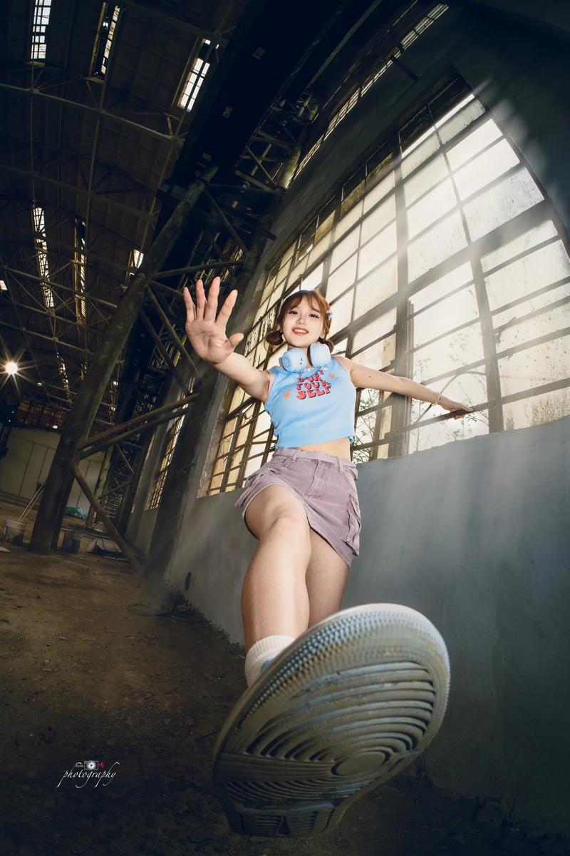 照相姿势怎么摆好看女图3