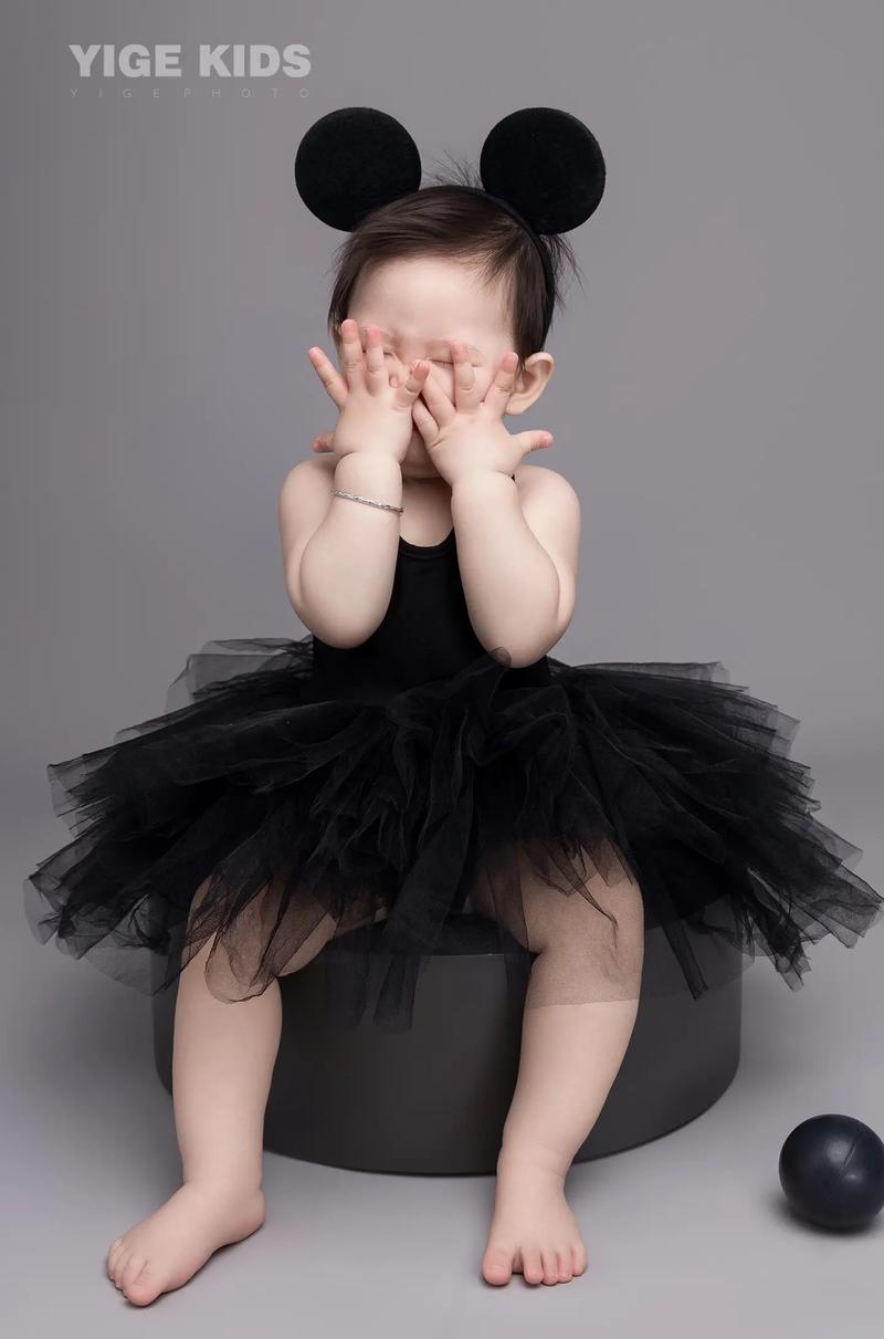 小女孩照相姿势怎么摆好看